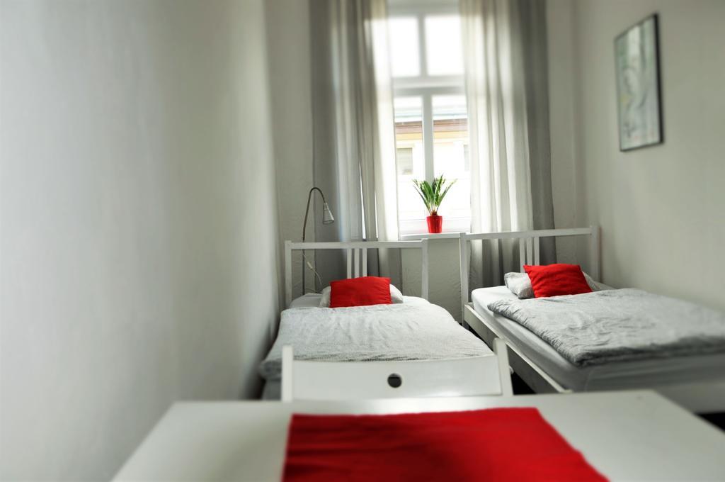 Hostel Awangarda Poznan Exterior photo